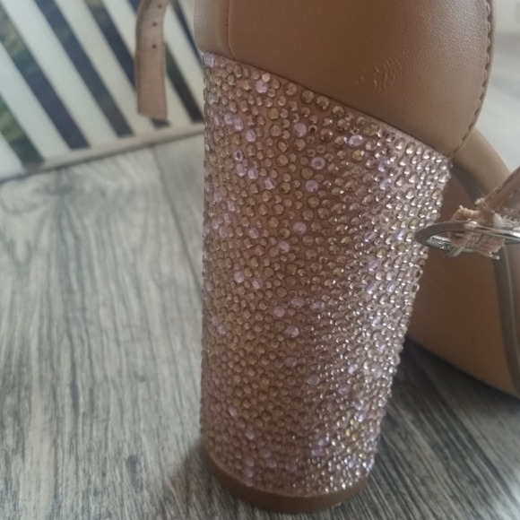 Sandals - Picture 2 of 3